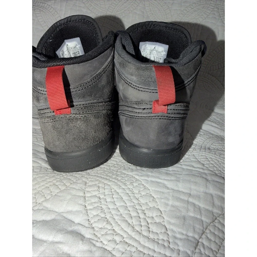 Nike Air Jordan 1 Mid Craft Dark Smoke Red Tab 2.5y Sneakers